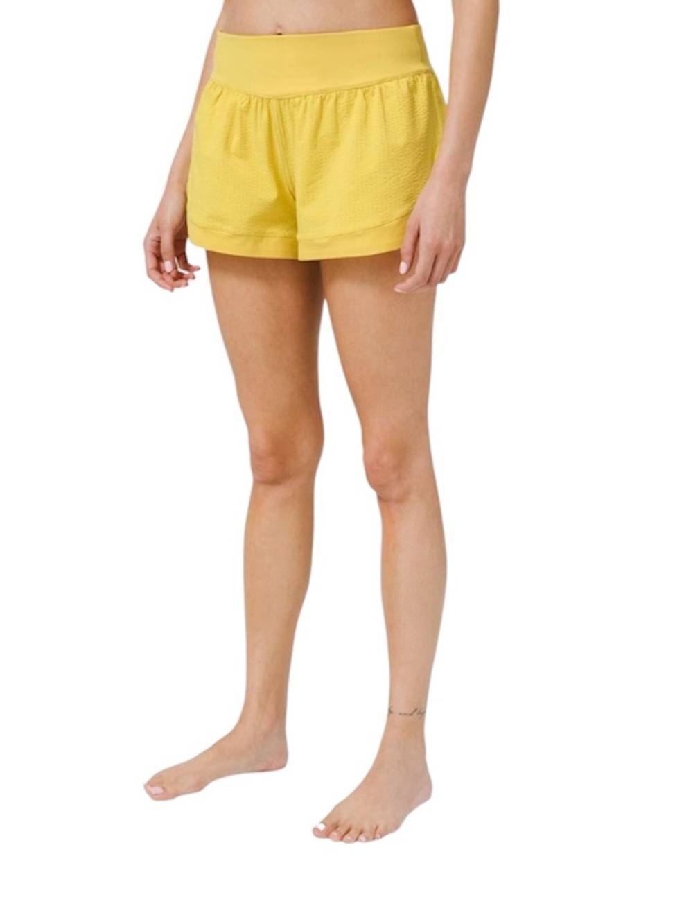 Lululemon Women’s Calm Tides Run Short in Soleil Yellow Size 2